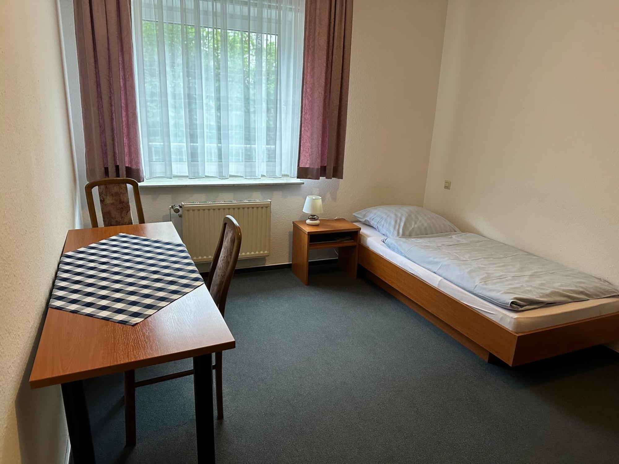 Haus Pegasus Hotell Garbsen Rum bild